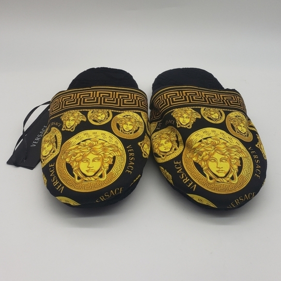466- Versace Women's Slippers Size Small NWT - Picture 3 of 7